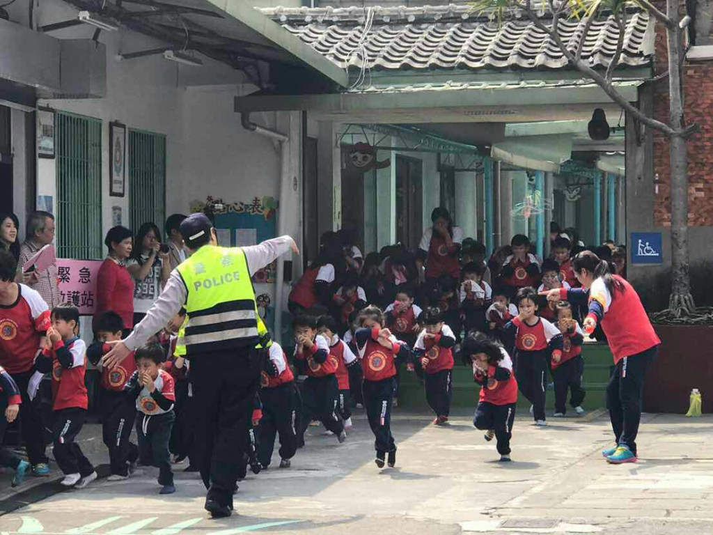 200多位幼兒園師生一起參與文化資產防災演習與逃生，落實文資教育向下扎根。圖/文化部