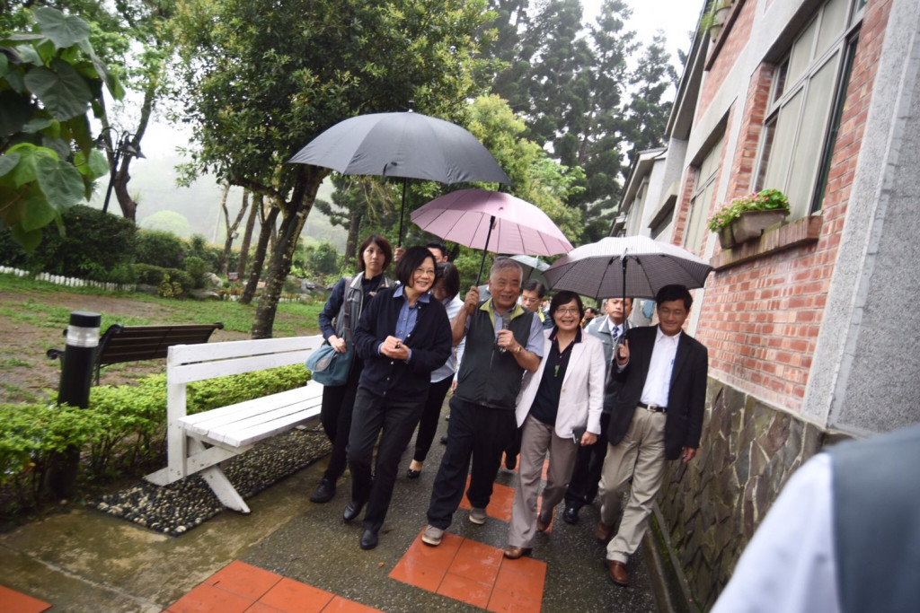 蔡英文今天前往苗栗南庄，再度強調完成台三線計畫，是重要的國家建設計畫。（民進黨提供）