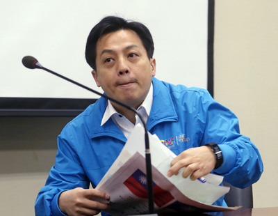 國民黨文化傳播委員會副主委李明賢(圖)指控桃園市長鄭文燦、台中市長林佳龍用行政資源輔選,及高雄市有動用公款賄選的情事。(資料照片,中央社)20160115