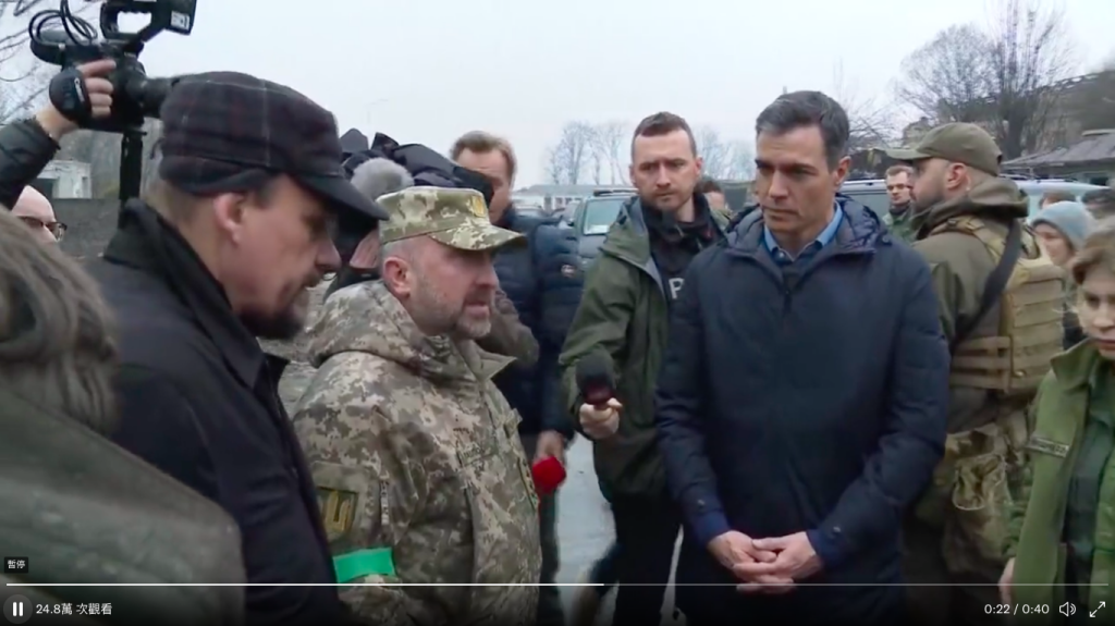 西班牙總理桑傑士21日與丹麥總理佛瑞德里克森一同訪問基輔，連袂走訪被俄軍戰火摧毀的博羅江卡鎮，親眼目睹俄軍戰爭暴行。圖/取自桑傑士twitter