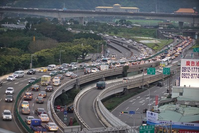 交通部與國道客運業者取得共識，端午節優惠出爐。（中央社）