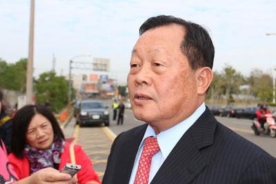 前苗栗縣長劉政鴻今天表示，向中央借調款項應先發給員工，不應與工程款混為一談。（中央社資料照）