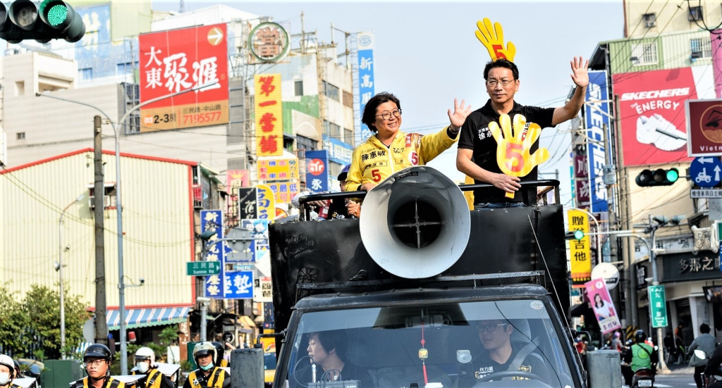 時代力量黨主席徐永明今午2點半在高雄陪鳳山立委候選人陳惠敏掃街。