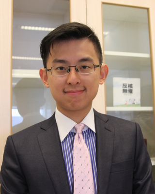 民進黨台中市長當選人林佳龍9日公布台中市府小內閣名單，起用28歲的卓冠廷（圖）任新聞局長。卓冠廷表示，會努力將各局處的訊息有效的傳達給社會大眾。（中央社資料照）