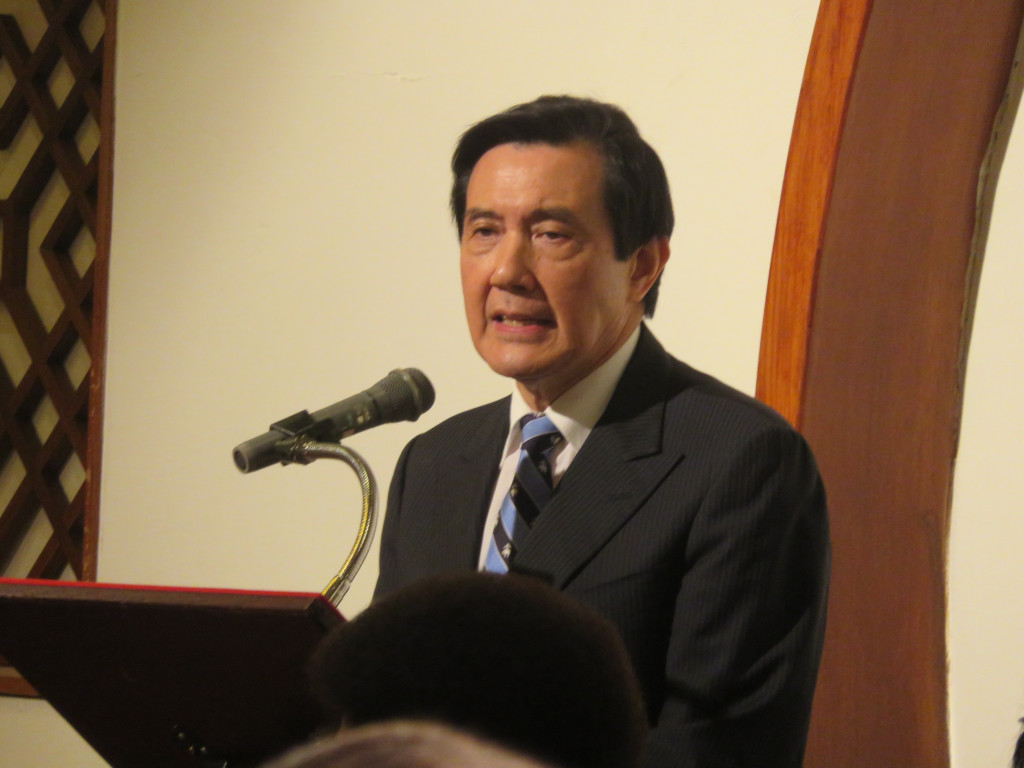 總統馬英九今（19）日在晚宴中提到參與WHA時表示，「就以世界衛生組織來說，我們在2009年參加的時候，已離開這組織三十八年了，我們卻可以以適當的國名，中華台北，正式的身分觀察員，部長的層級，平等的待遇，還有直接聯絡的方式，參加了連續七年之久」。（記者唐詩攝影）20160519