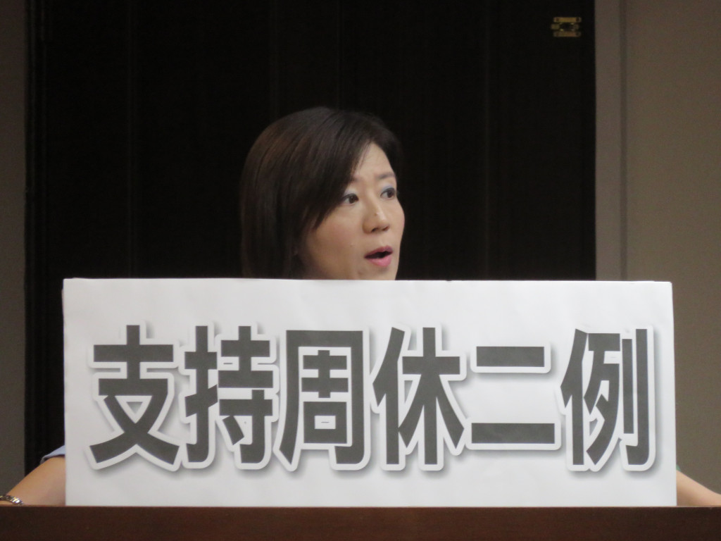 國民黨立委王育敏痛批勞動部長郭芳煜，民進黨執政後勞動部變成「資動部」。（記者唐詩攝影）20160711