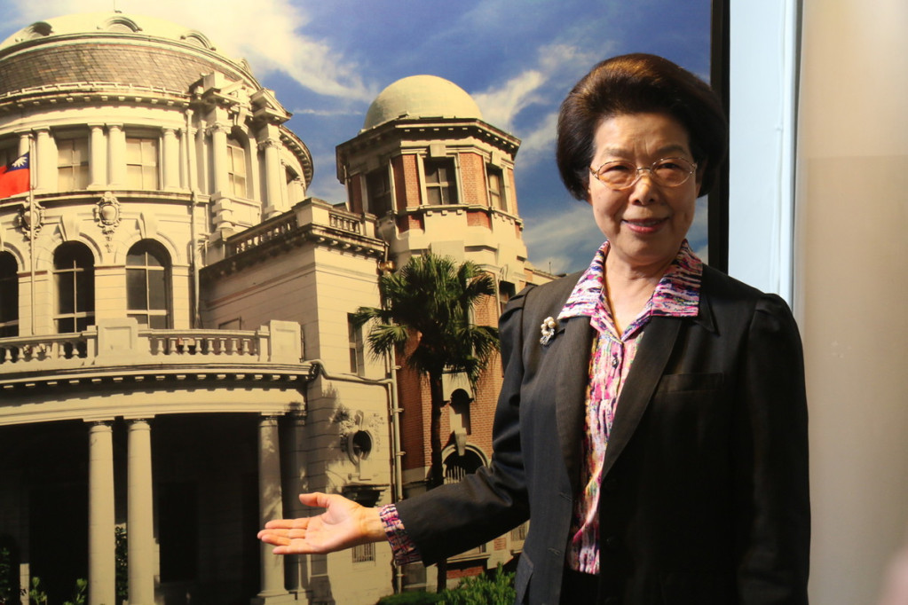 監察院舉辦古蹟百年特展。院長張博雅歡迎民眾一起共襄盛舉。（記者何豪毅攝）20150423