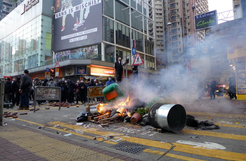 2016年香港旺角騷亂，造成多名警民受傷，司法追究陸續進行中。圖／Wiki, Wpcpey, CC BY-SA 4.0