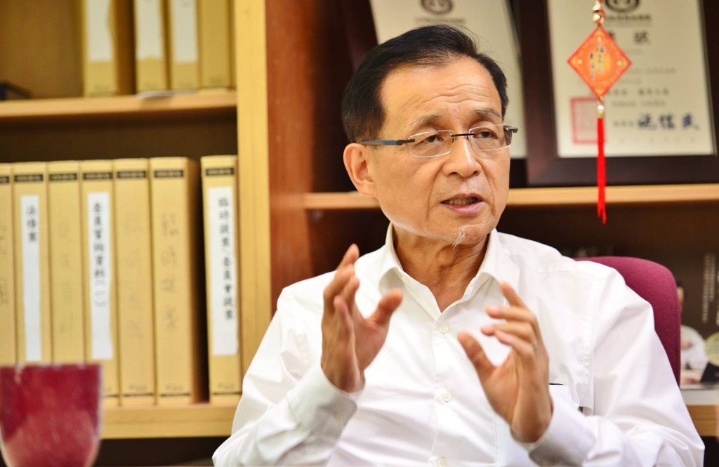 前台南市長，也是民進黨資深立委許添財，對於現階段台灣的經濟結構憂心不已，認為台灣產業競爭力不僅與日、韓脫節，甚至反與中國、東南亞變成競爭對手，若再不改善，恐怕會有亡國滅種的危機（郭文宏／攝）。（郭文宏 攝）