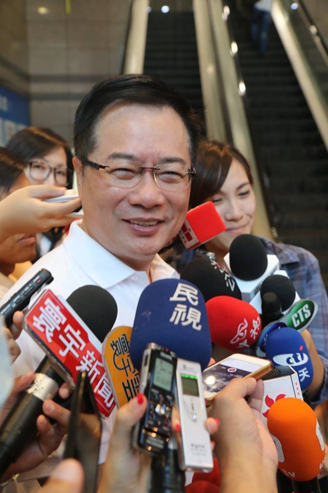 連勝文競選總幹事蔡正元在臉書發文，再批柯文哲的MG149帳戶違法。（資料照片，記者何豪毅攝）