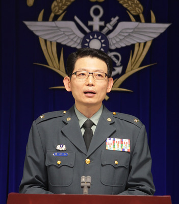 陸軍航空特戰部前指揮官陳健財中將被爆料把軍中當私人招待所，國防部發言人羅紹和（圖）10日表示絕無此事，陳健財對私人領域的不實報導，將委請律師，必要時採取法律作為。（中央社）20150410