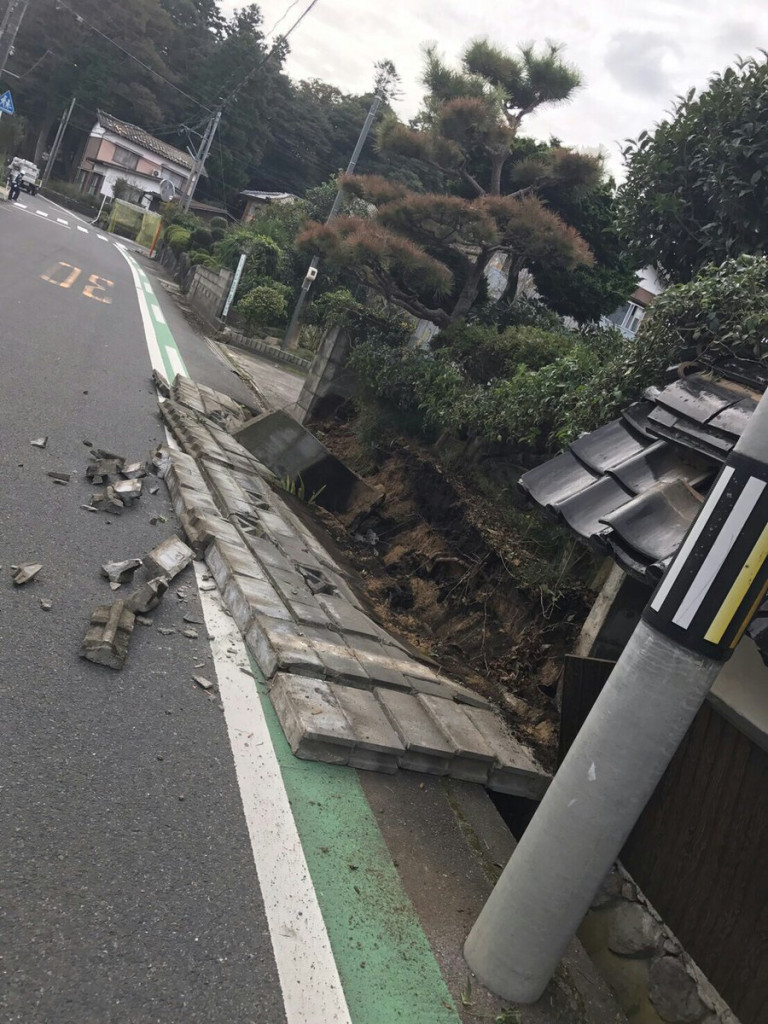 日本鳥取縣21日下午發生芮氏規模6.6強烈地震，專家提醒要注意更大的餘震。圖／翻攝自Twitter