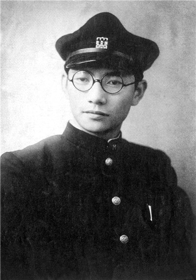 郭琇琮醫師(1918~1950)，台灣台北士林人，因228事件加入中國共產黨，後遭國府逮捕槍決。(網路截圖)