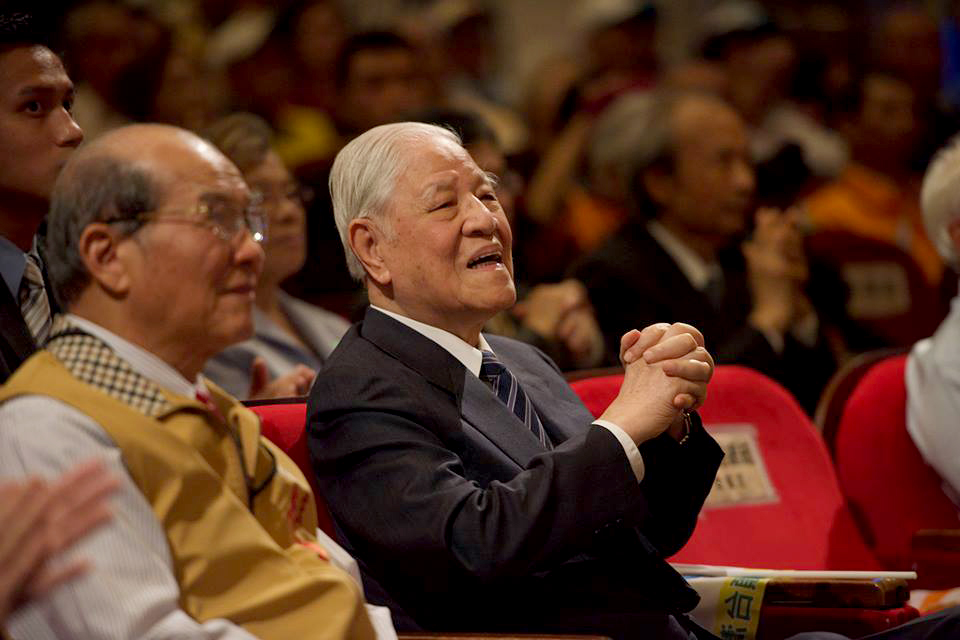 外傳台聯將解散，前總統李登輝委請台聯前立委程振隆協助，渡過這段艱困期，黃昆輝20日和程振程見面，程振隆轉達李登輝肯定黃昆輝過去八年帶領台聯的辛勞及貢獻。(黃謙賢攝20151120)