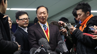 才剛從日本大阪返台的鴻海董事長郭台銘透過行政院院長張善政表示，鴻海與旗下永齡基金會將各捐1億元賑災，累計光企業界捐款已經超過6億元。（中央社資料照）