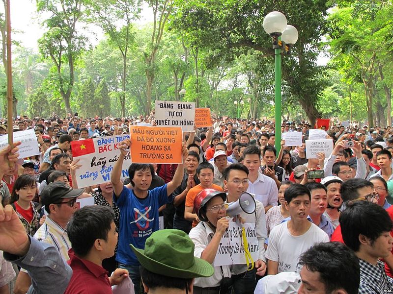 2014年越南發生排華，去年排華示威再度發生，因為有前車之鑑，政府立即改變政策，越南討厭中國人，既是歷史恩仇，也是近代史的一個事件。圖／公有領域，取自維基共享資源