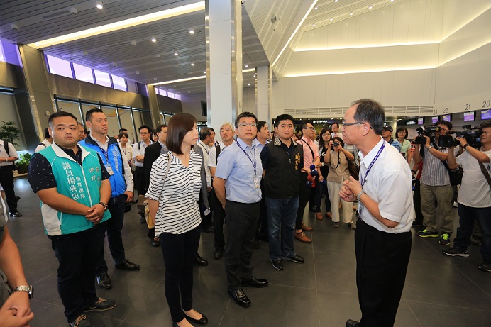 台中清泉崗機場落實為國際機場，進度快速，劍及履及，交通部和國防部均積極正面支持，幾年間應可看到進展效能。（中市新聞局提供）