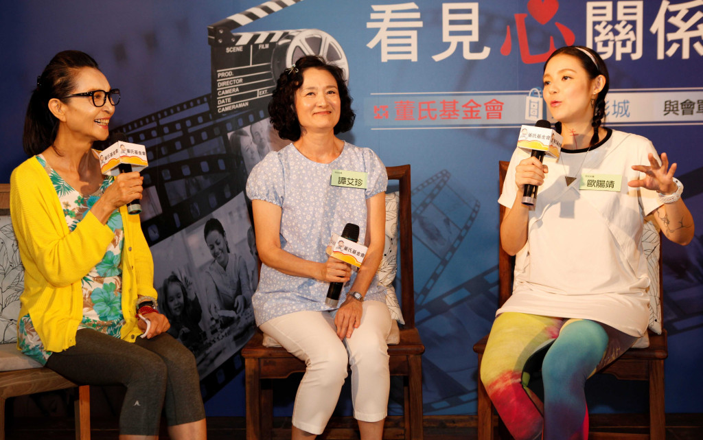 曾受憂鬱症之苦的作家、演員歐陽靖(右一)說，罹患憂鬱症期間，面對他人的「建議」，總是讓她感到更沮喪，她認為，如果養成運動習慣，可以有效避免憂鬱症的發生。(蘇元和攝)