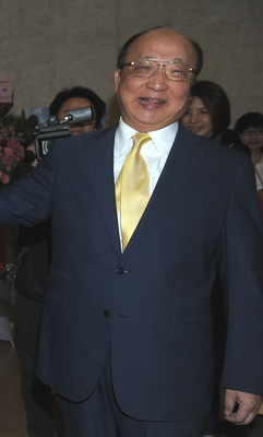 前台中市長胡志強(圖)25日到國家圖書館應邀演講,被問到大巨蛋問題時,他說,全世界的巨蛋都蓋在郊區。(中央社)20150425