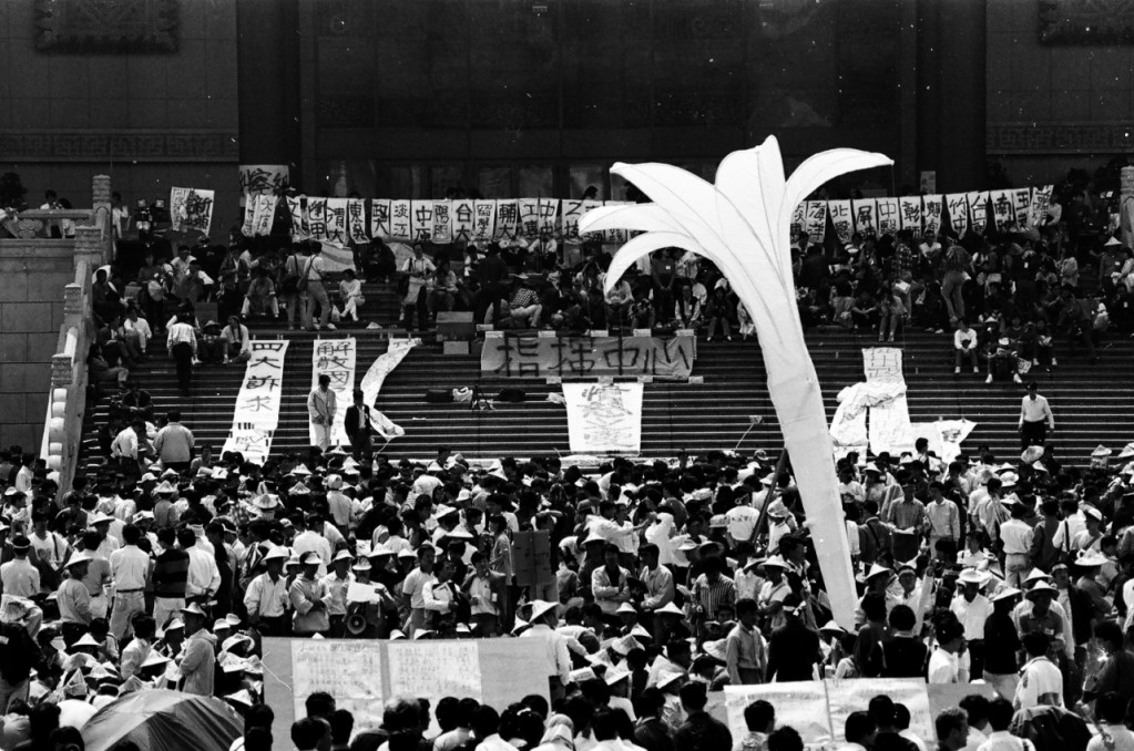 1990年的「野百合學運」是戰後以迄當時，台灣最大的單場學生運動，對台灣民主發展產生深遠的影響。圖／邱萬興