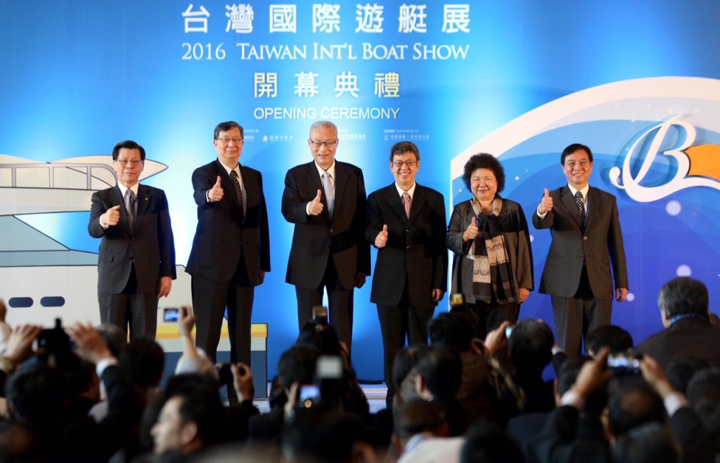 陳建仁今天出席2016台灣國際遊艇展開幕典禮,並盛讚遊艇業是從傳統走向精緻產業最佳典範。(民進黨提供)