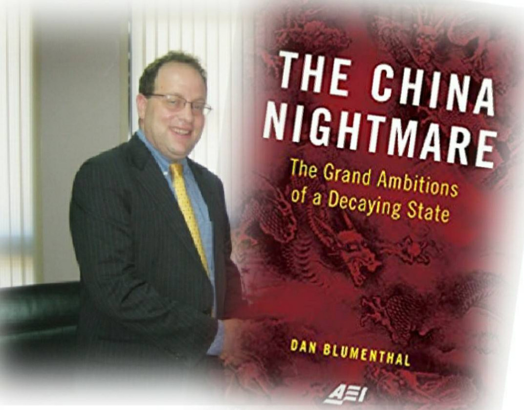 美國智庫企業研究所亞洲研究項目主任卜大年（Dan Blumenthal）與其新書《中國噩夢：一個搖搖欲墜政權的遠大野心》（The China Nightmare: The Grand Ambitions of a Decaying State）。圖／擷自陸委會網站(資料照)，網路，民報合成