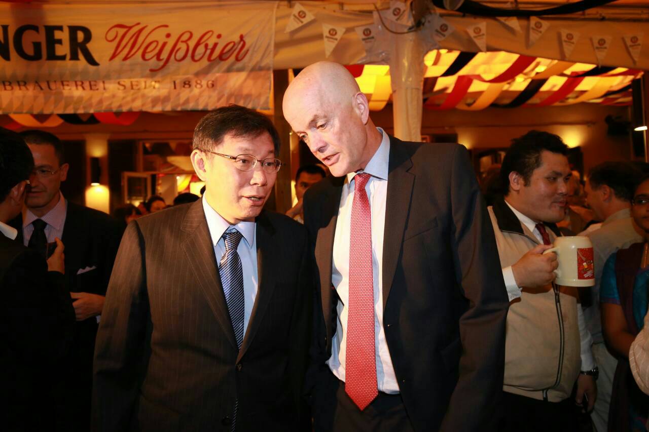 台北市長參選人柯文哲今天（2日）晚上出席德國國慶晚宴。（朱蒲青攝）