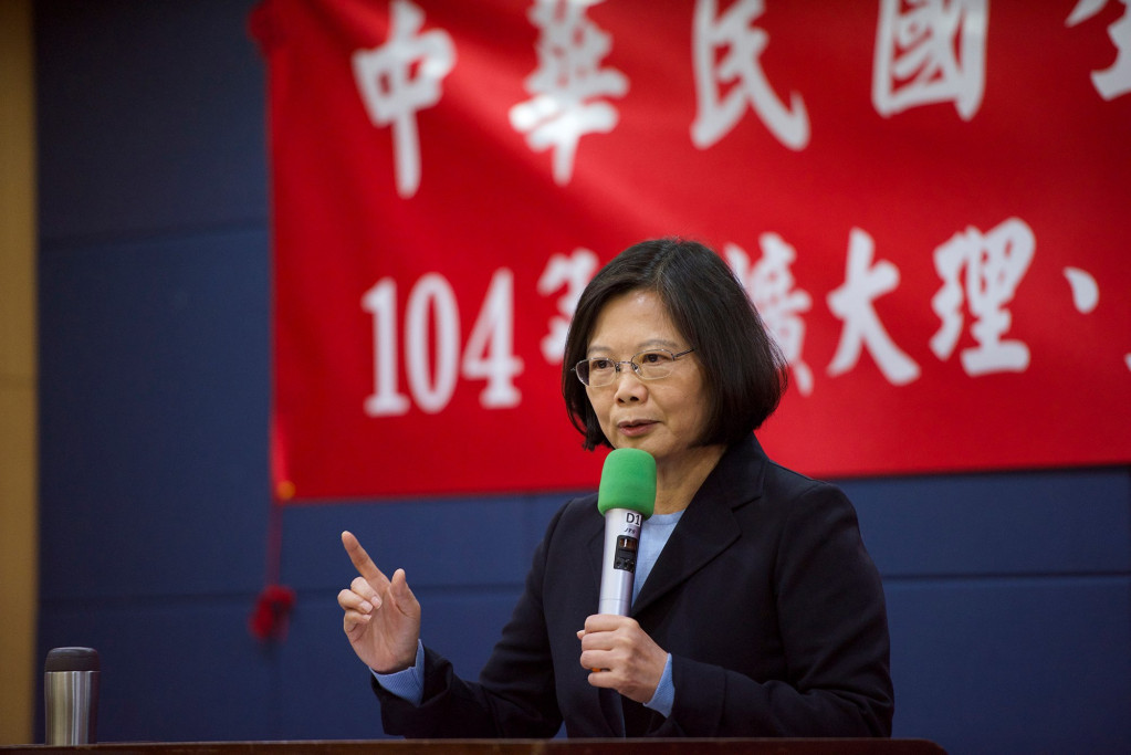 國民黨頻賣黨產籌選舉經費,蔡英文:朱立倫要出來說清楚講明白。(記者黃謙賢攝)(檔案照片)