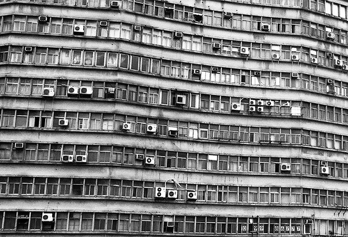 一個退化的社會,是人們不追求體制上的進步,只相信個人的命運,並希望改命改運改未來,當有了這種自立的風尚,社會的黑暗面就會日益增加。(民報資料照,黃謙賢攝)