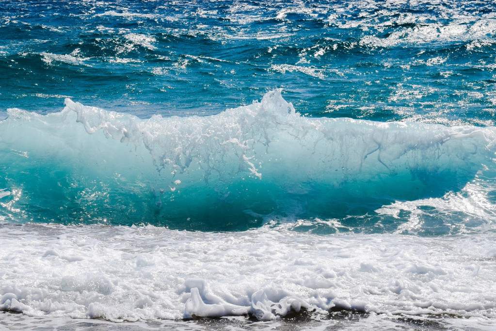 海洋不僅是地球的氣溫調節器，也是地球上最大的碳庫，吸收並存儲額外的熱量穩定氣溫。而今海洋的嚴重破壞讓人類面臨更大的危機。圖／Pixabay