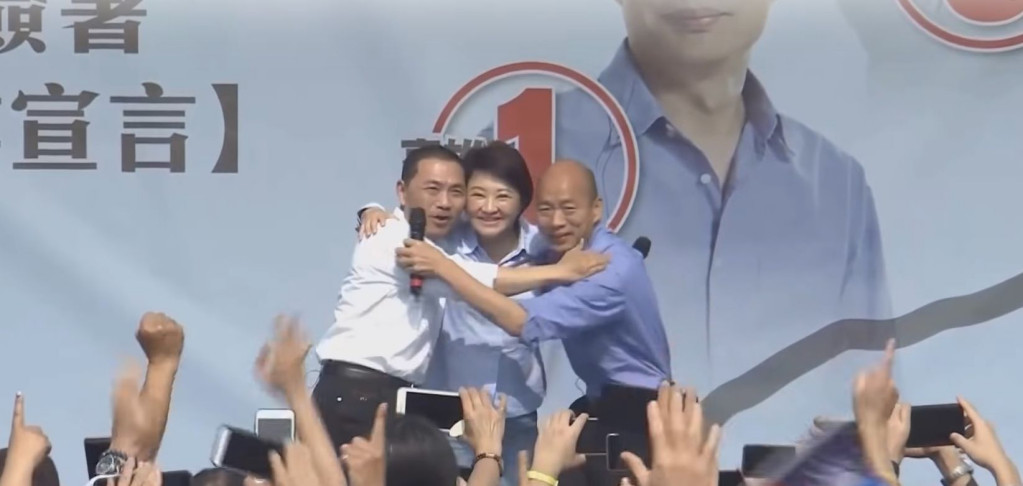 國民黨總統候選人韓國瑜號召百萬韓粉參加9日晚間的凱道造勢。韓營透露，晚會現場將邀集台中市長盧秀燕與新北市長侯友宜，重現前年「禿子、燕子、漢子」合體場景，營造藍營團結氣氛。圖／畫面擷自盧秀燕YouTube頻道影片