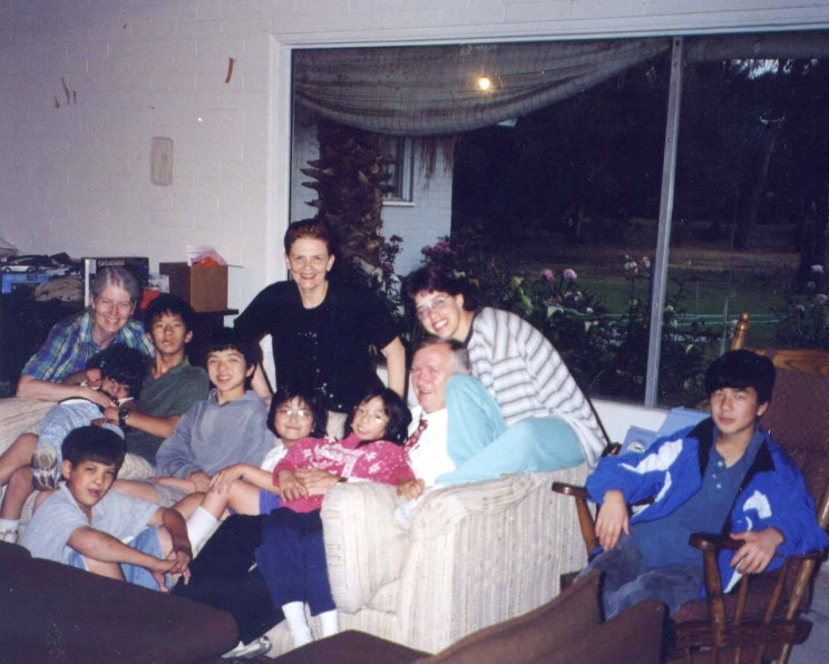 梅傑斯醫師和太太共領養了10個不同國家的孩子,其中有7位多重障礙。圖/基督徒救世會提供