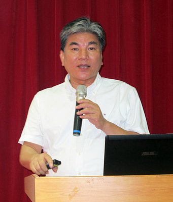 特偵組偵辦頂新集團獻金案，今天下午傳喚前中央社社長陳申青、前內政部長李鴻源（圖）作證。（中央社資料照片）