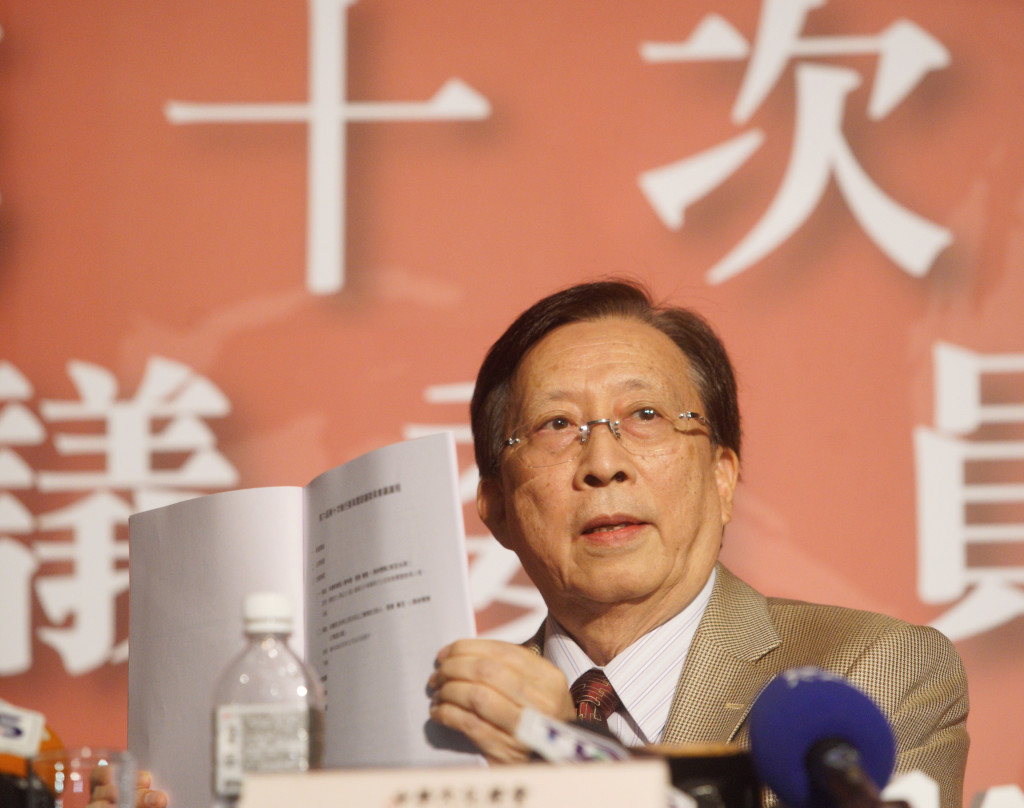 中華文化總會21日下午再度召開臨時執委諮委會議，但因人數不足，劉兆玄會長宣布流會。圖／張良一