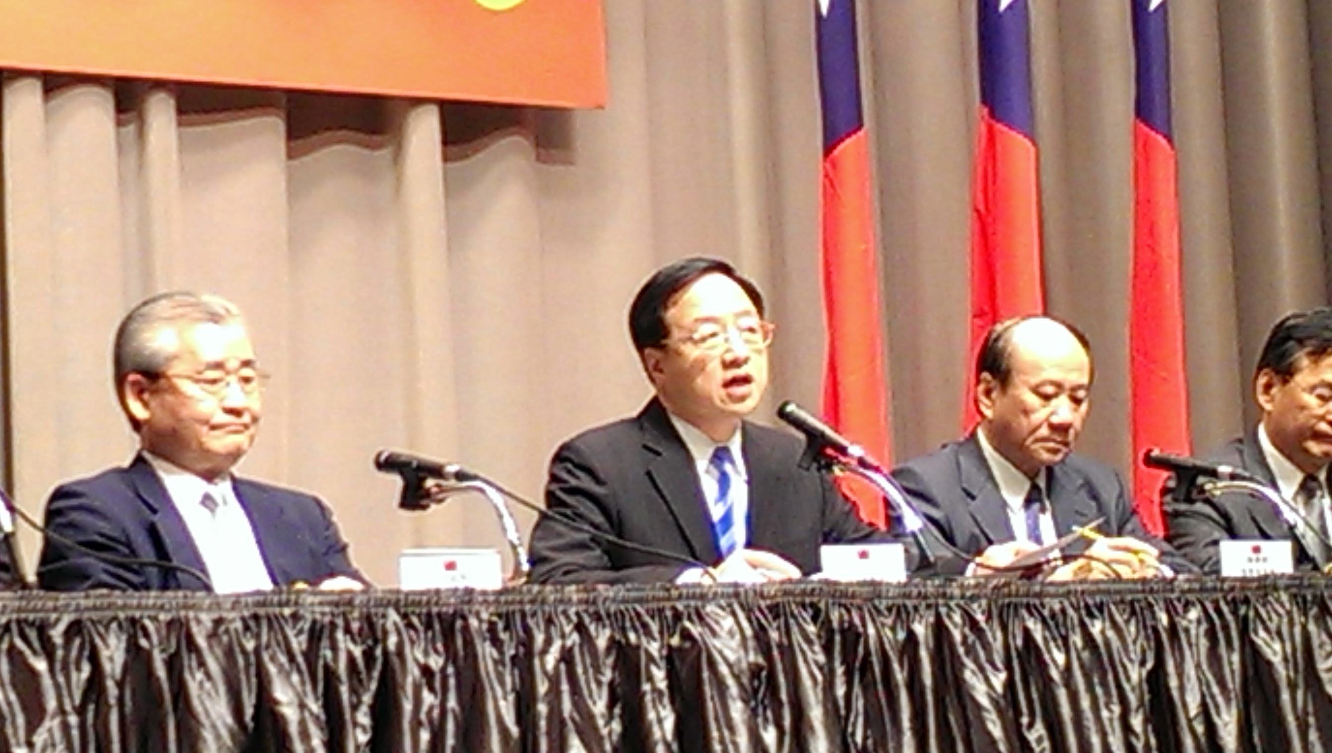 行政院長江宜樺28日強調，核四「停工」非「停建」也不是廢棄 (記者唐詩攝影)