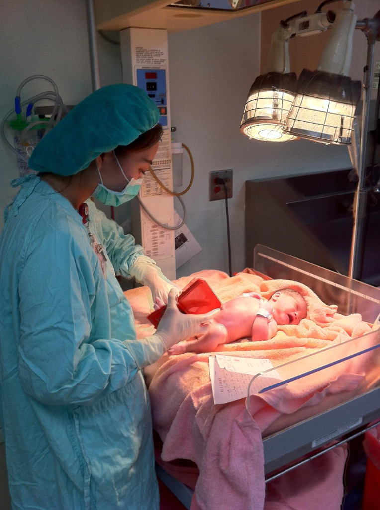 以前的人常說：「生得過，雞酒香；生不過，四塊板」。現代生產雖然沒有以前那麼凶險，但風險依舊，醫病雙方的溝通與相互體諒是必備的課題。圖／徐金源醫師提供