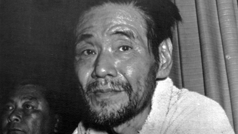 1972年1月24日，被關島原住民發現躲在叢林28年的日本陸軍下士橫井庄一。圖／取自二次大戰戰史區臉書