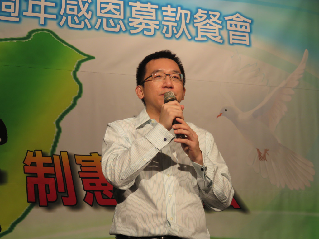 中監不准前總統陳水扁出席餐會，陳水扁兒子陳致中3日表示，明天會依醫療專業，陪父親參加餐會，強調這是醫療活動，盼醫療歸醫療，政治歸政治。（資料照，記者林冠妙攝）