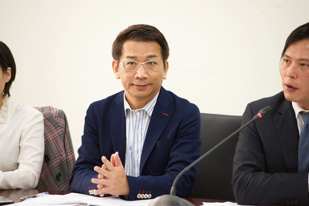 時代力量立委徐永明11日質疑，有農委會官員以「台灣總漁會」名義與中國簽署四項漁業協議，農委會主委陳志清卻表示，台灣沒有這個單位，也不知有簽協議。（資料照，黃謙賢攝）