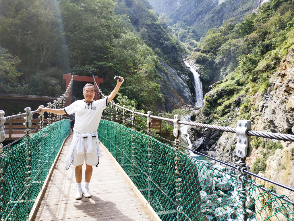 筆者走進了太魯閣的崇山峻嶺中，體驗置身台灣錦繡河山之中的美好。圖／作者提供