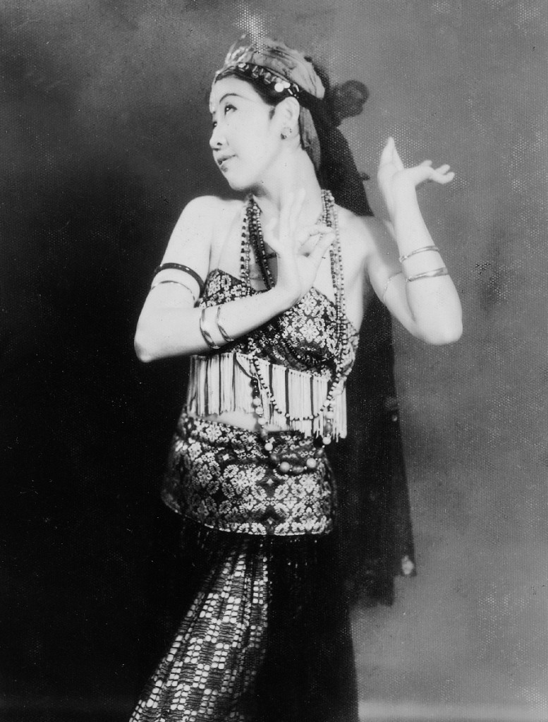 蔡瑞月在其舞作《印度之歌》的麗影，攝於1946年。圖／蔡瑞月舞蹈研究社提供
