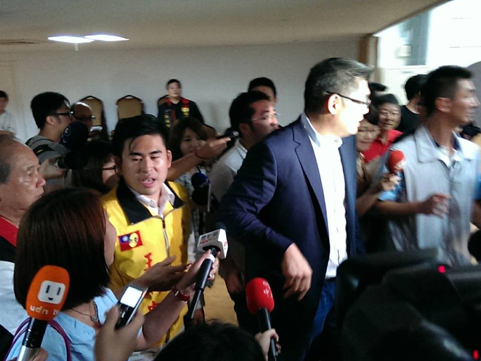 「所以連戰質疑他（柯文哲）有皇民化思想，說得沒錯啊！連戰真冤啊」，抗獨史陣線發起人王炳忠諷刺柯文哲「被殖民愈久愈進步」說法。(本報資料照片)