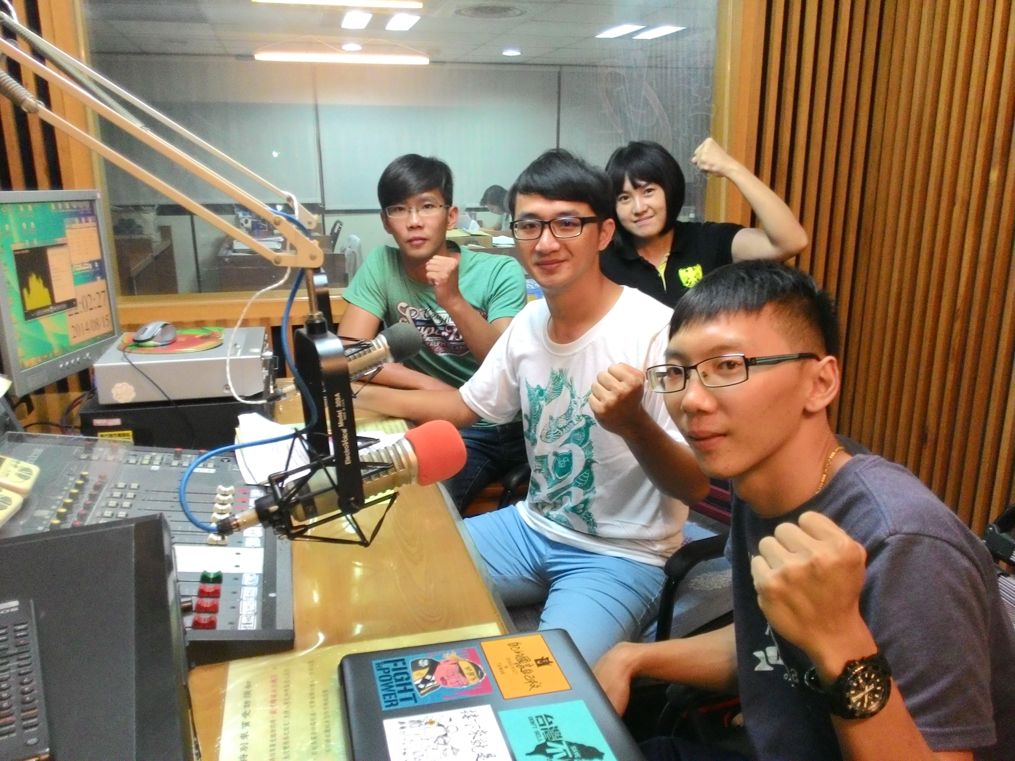 男生右起陳連登、楊承翰、林躍龍 。(記者陳俊廷攝）