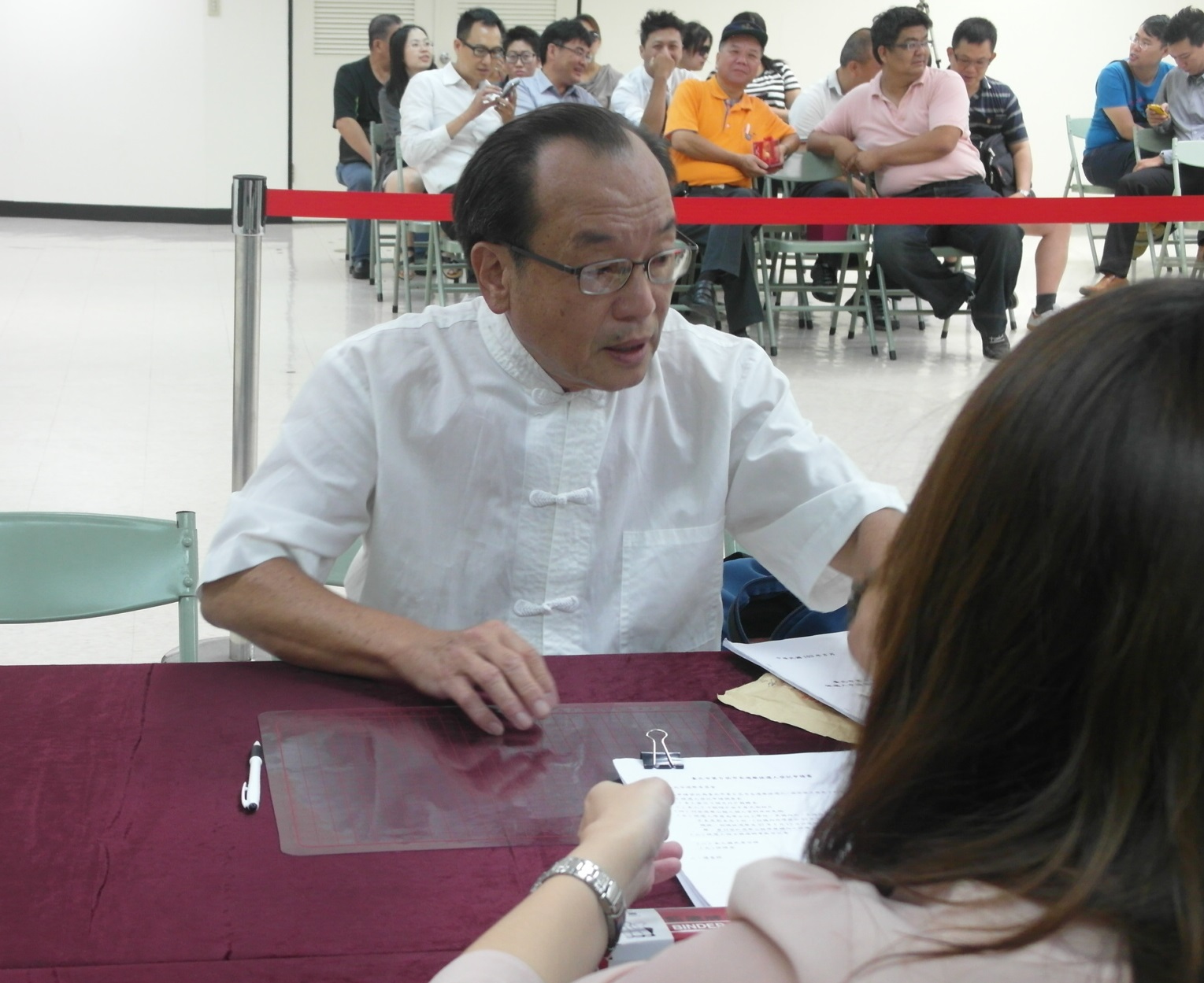 台北市長選舉登記參選大爆量，曾參選第一屆選舉的紀榮治今年捲土重來。(記者陳淑貞攝)