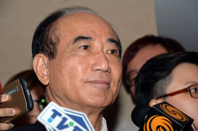 立法院長王金平今天再度恭喜副院長洪秀柱衝破國民黨防磚條款。（中央社資料照片）