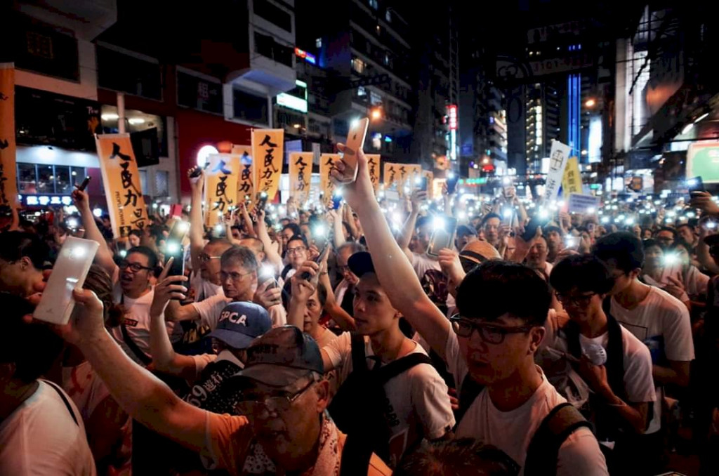 反送中香港民眾情緒高昂。(取自香港民間人權陣線臉書)