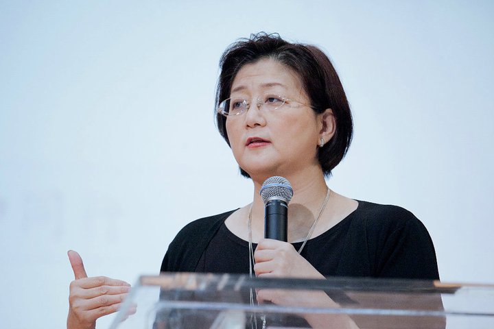 前立委雷倩（見圖，翻攝雷倩臉書）憂心網路任意而為，匿名攻訐等現象，認為應發起「反網路霸凌運動」。20150203