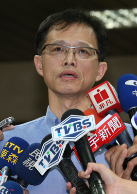 李長榮化工董事長李謀偉(圖)1日晚間接受媒體訪問時表示,全力配合釐清事實真相,絕不逃避,高市府將氣爆元兇指向榮化,榮化今(3)日發佈重大訊息,強調偵查不公開,不便回應 (中央社)