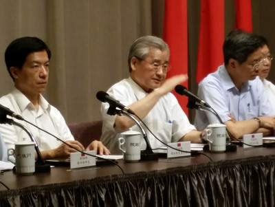 行政院長毛治國（見圖，中央社資料照片）今（9）日在行政院會聽取內政部「昌鴻颱風應變作為」報告後表示，請各單位嚴加戒備，他已指示中央災害應變中心指揮官內政部長陳威仁確實指揮督導各單位，全力做好防災應變工作。