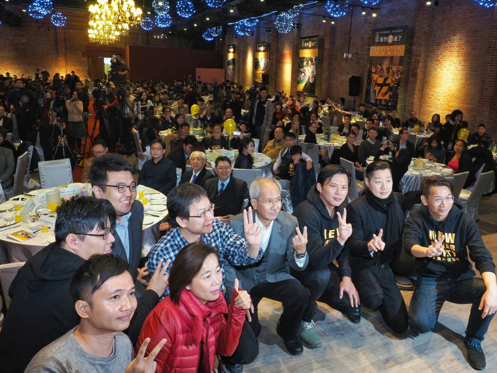 時代力量今天舉辦募款餐會，總計席開62桌，不過席間卻未見民進黨高層前來祝賀。圖/張家銘攝